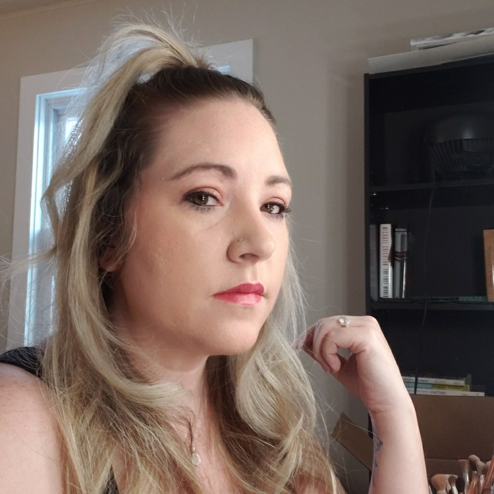 Meet your Posher, Victoria